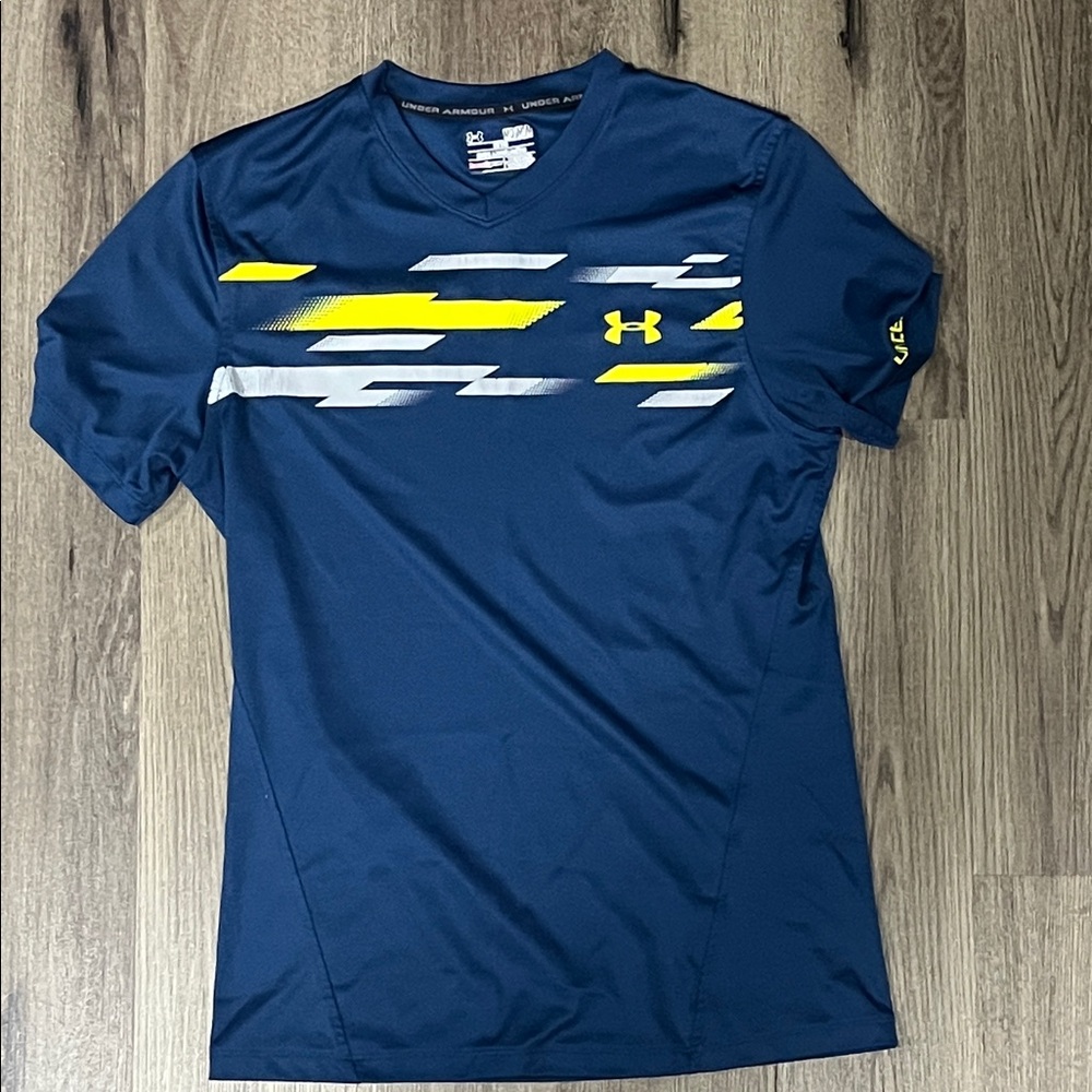 Lot of 3 Under Armour Heat Gear Fitted Shirts - Red, Blue, Black - Picture 3 of 4